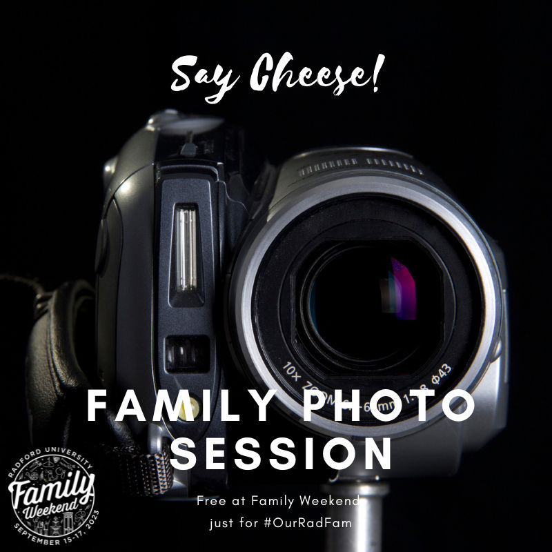 Family Weekend 2023: Family Photo Session. Free during family weekend.