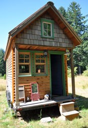 Tiny house in Portland, courtesy of http://www.flickr.com/photos/8760851@N05