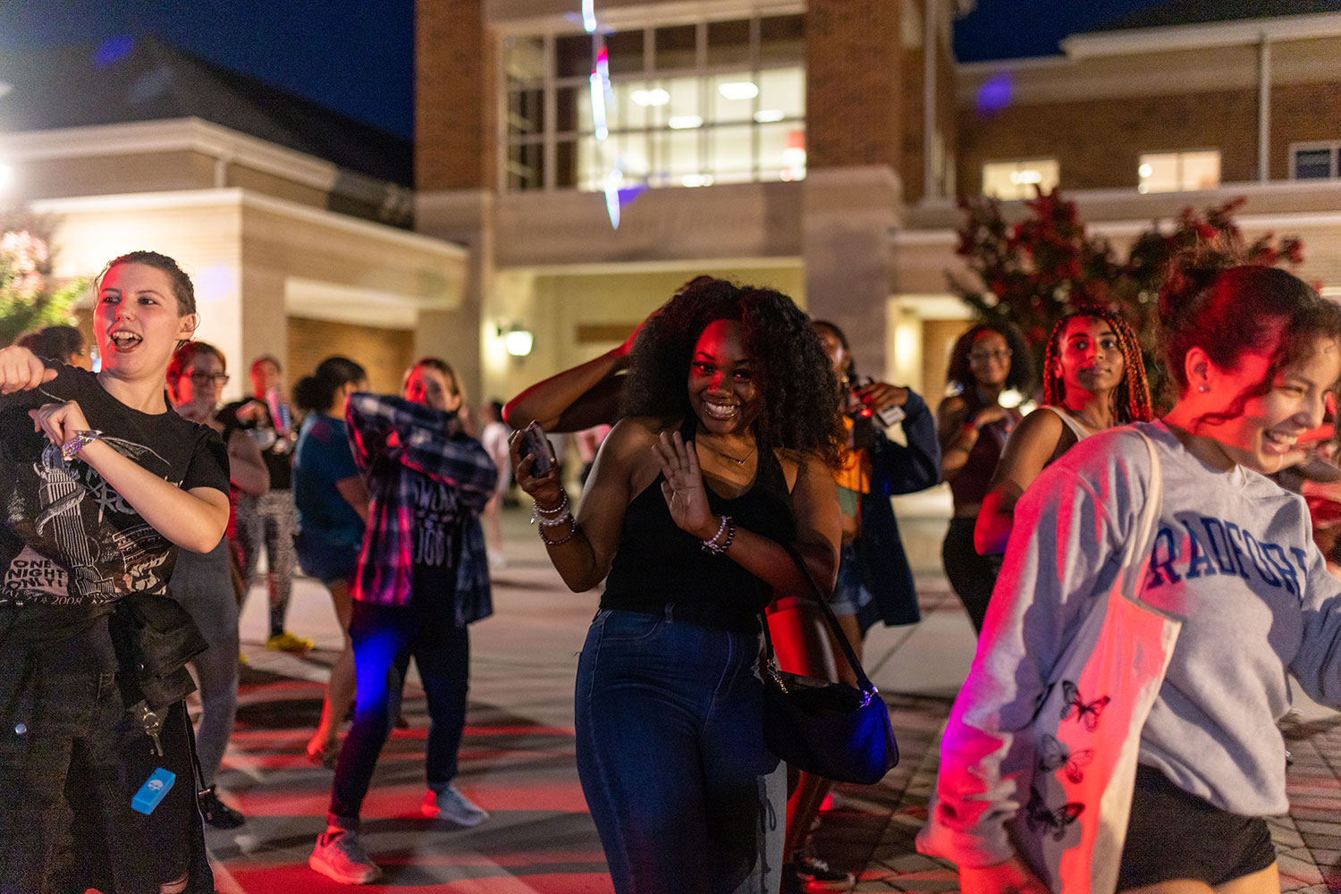 Students dancing on the Bonnie Plaza during the Bonnie Bash Move-In Weeks celebration.