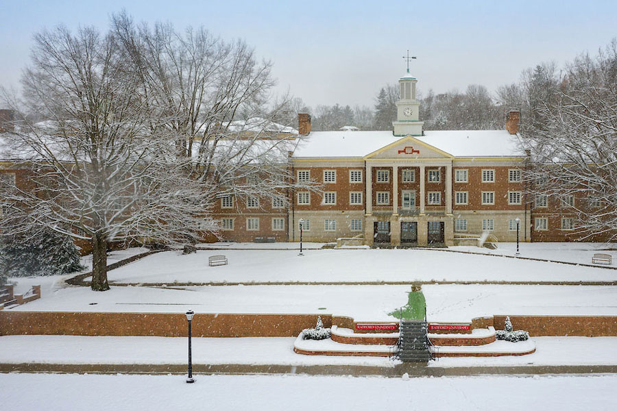 A snowy day on Radford's campus