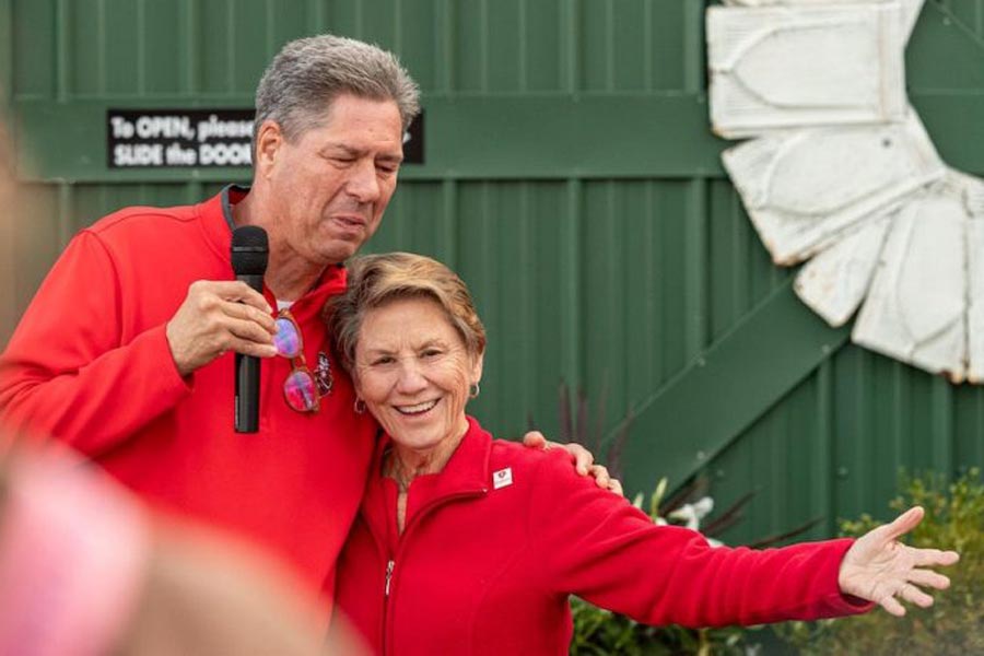 Faye Marcum '71 and Athletic Director Robert Lineburg at Highlander Fan Fest